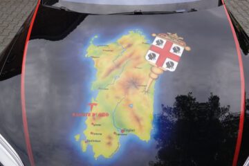 Tesla Sardinien